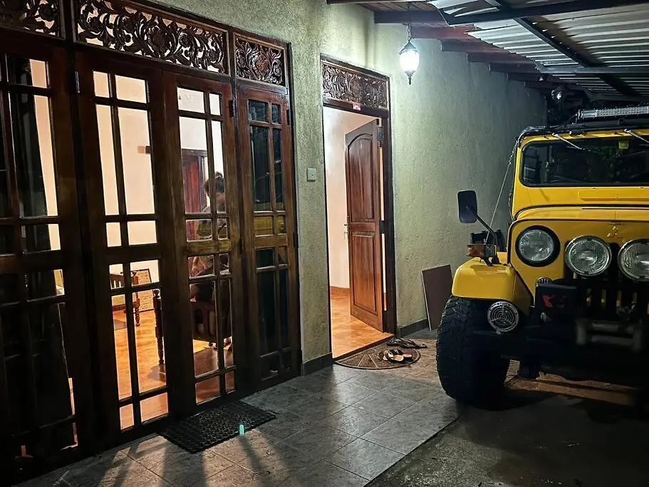 Sl Chop Shop Stables Apartment Kandy