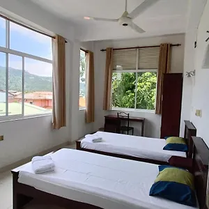 Smile Hub -youth Hostel- Pensjonat